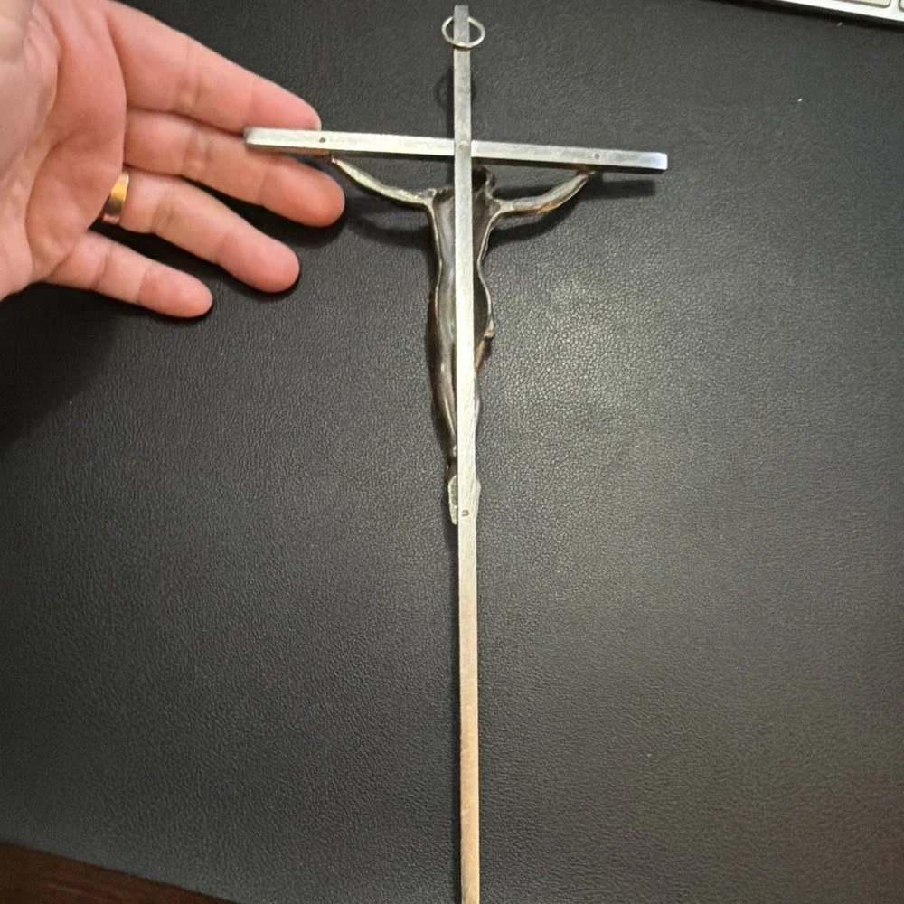 VINTAGE Metal CRUCIFIX INRI 10